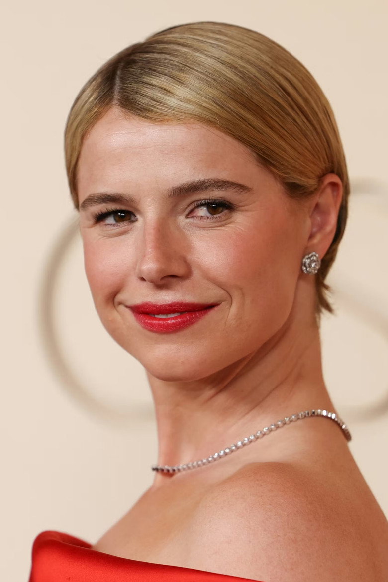 Jessie Buckley: Biography, Career, Net Worth & Personal Life