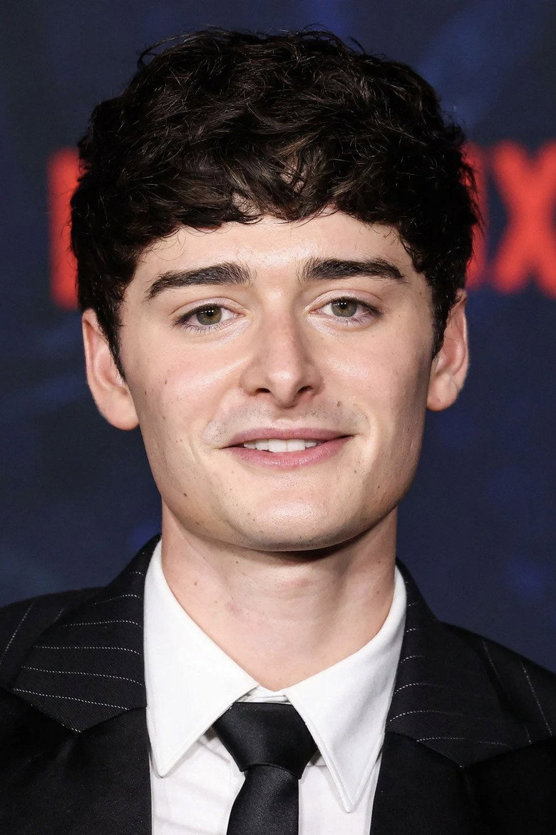 Noah Schnapp: Biography, Career, Net Worth & Personal Life